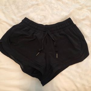 Lululemon shorts size 6